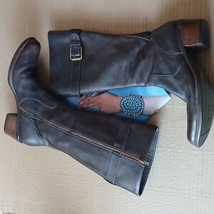 Cole Haan Tall Brown Oiled Distressed Leather Boots Womens 8.5B